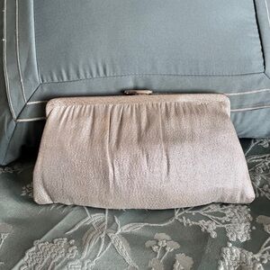 Elegant Silver Clutch Bag vintage Excellent condition silver/lt.gold metallic